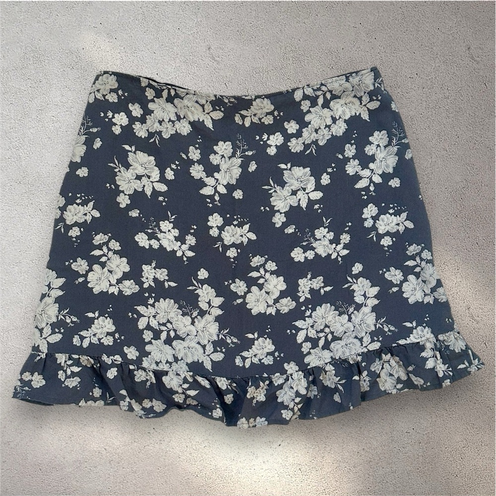 SO Goods for Life Blue Floral Ruffle Mini Skirt Size M - Picture 5 of 7